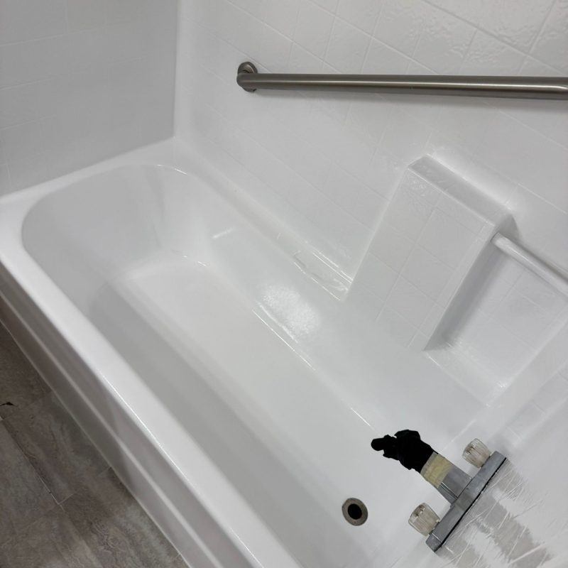 bathtub-refinishing-white-gloss-js-remodeling-arizona